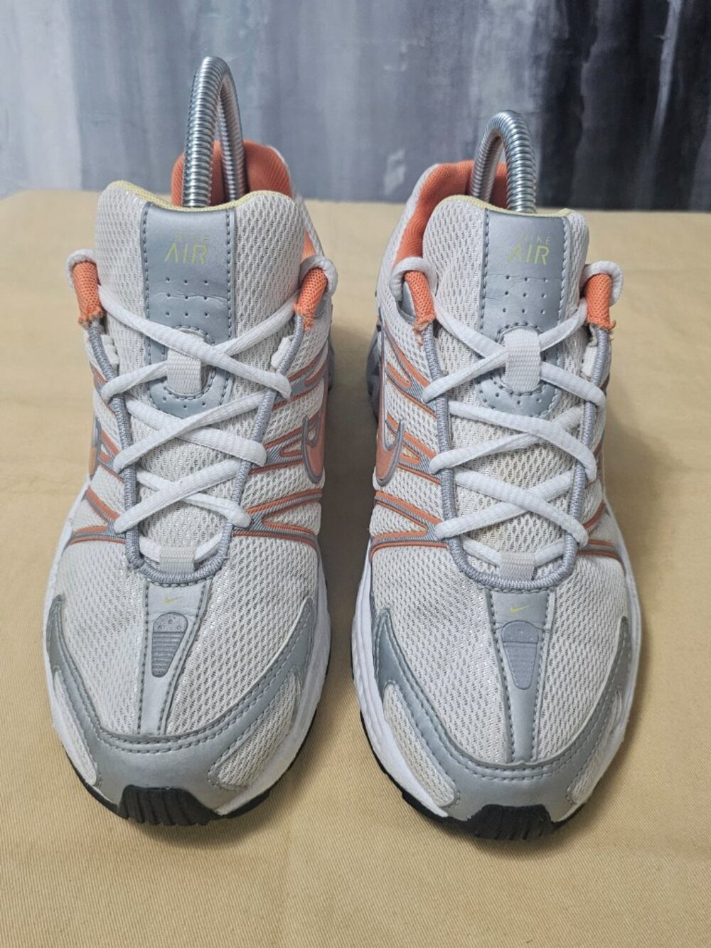 Nike Air Y2K Tri D White Orange Silver Running Shoes Sneaker Women's Size 6 - Picture 4 of 7